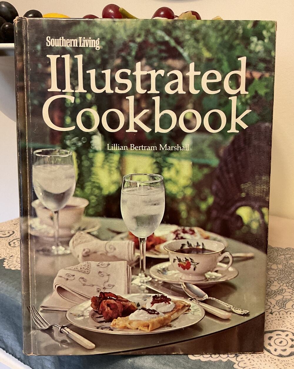 Vintage 1976 Southern Living Illustrated Cookbook Recipes Cook Book Cooking